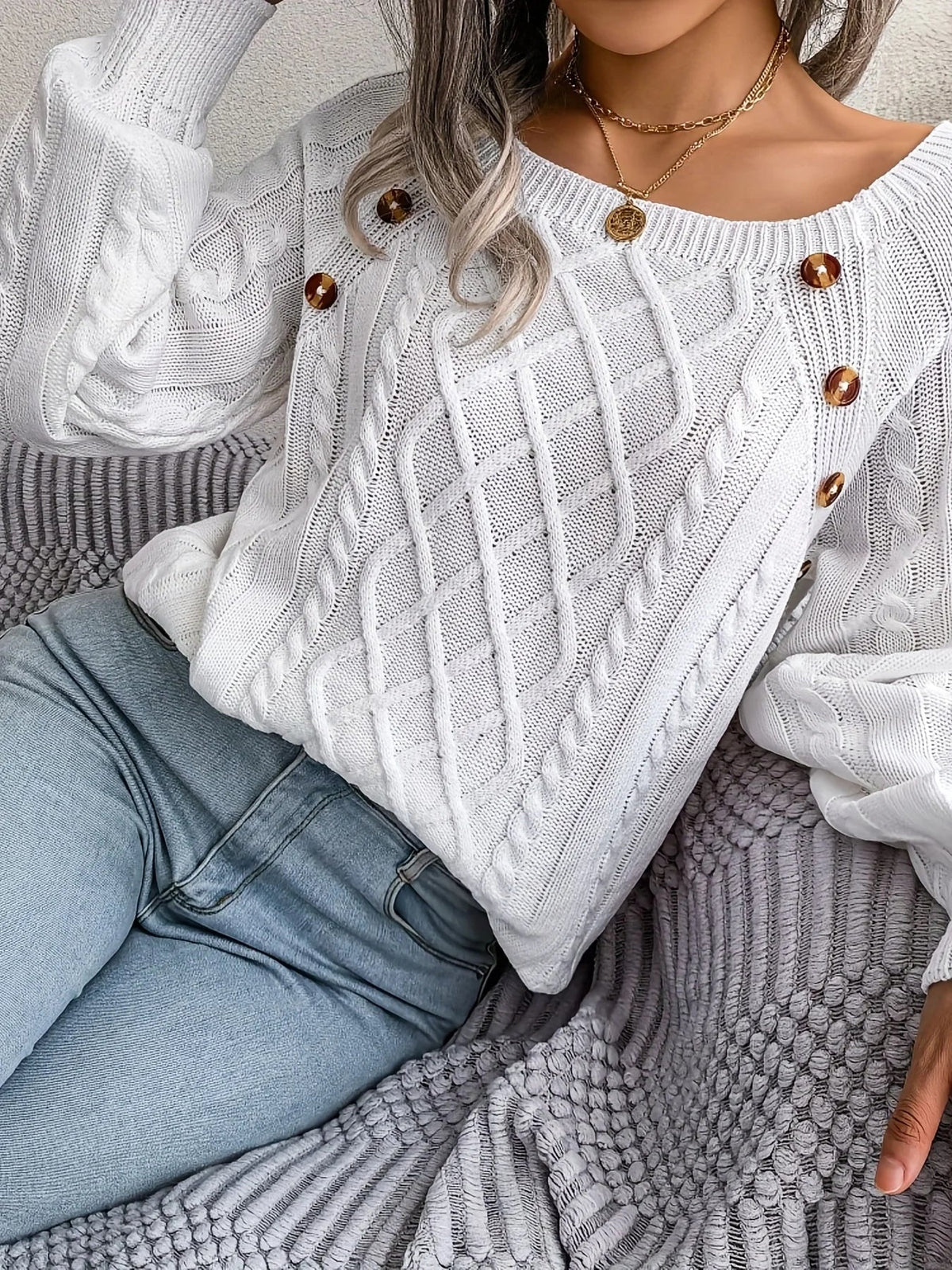 Elegant Button Sweater - Élise